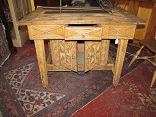 8. Kiawai Island  Desk